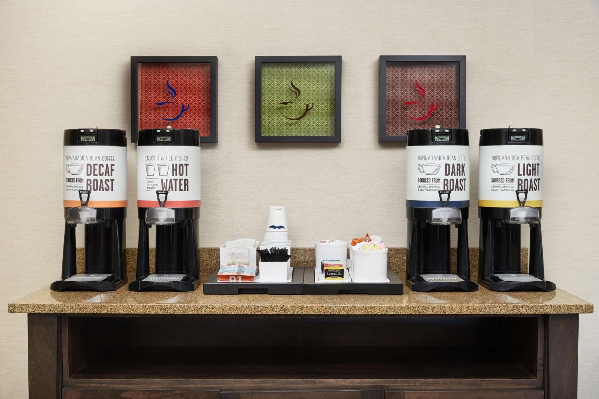 Hampton Inn Плант-Сити Экстерьер фото