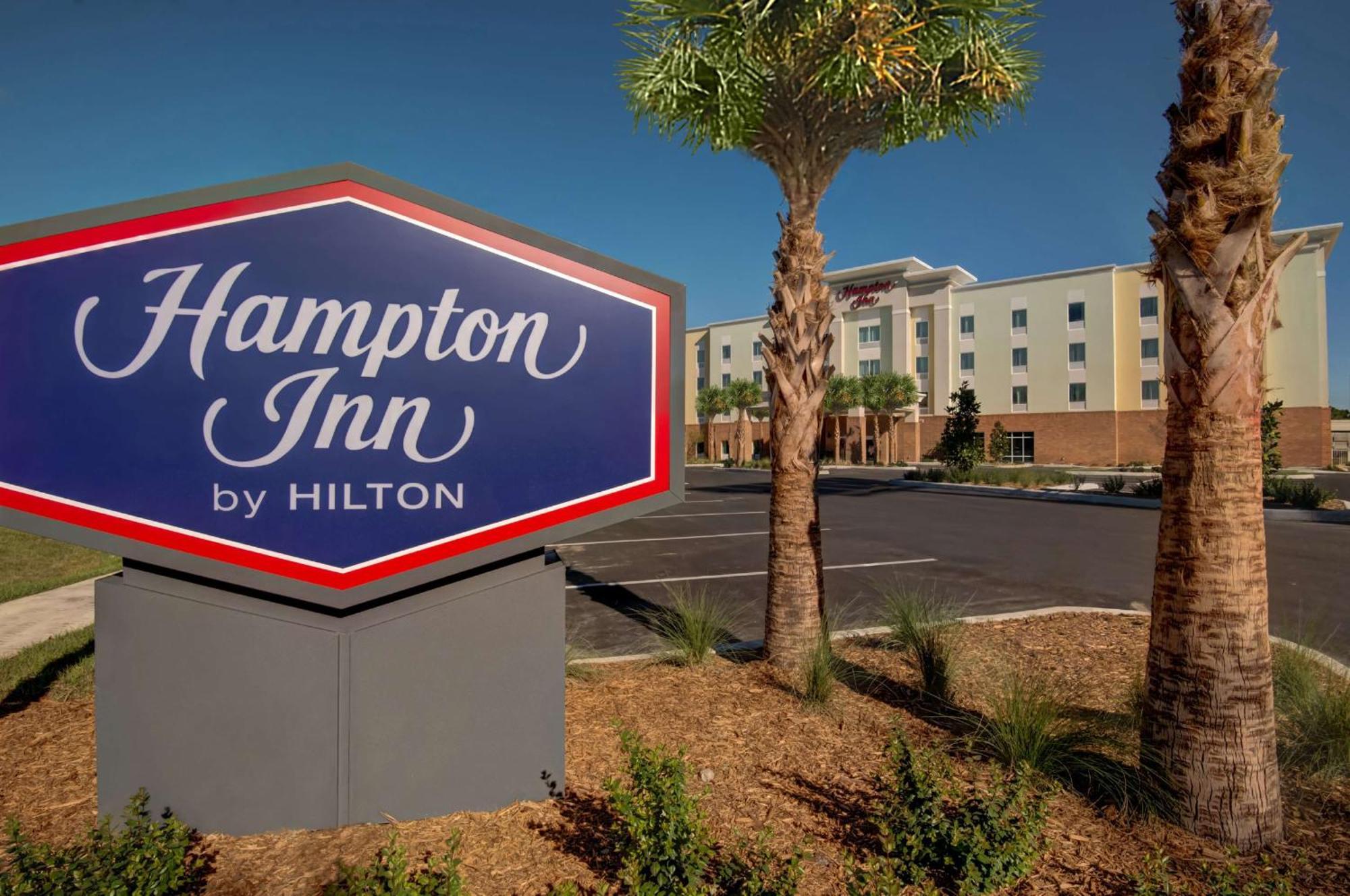 Hampton Inn Плант-Сити Экстерьер фото