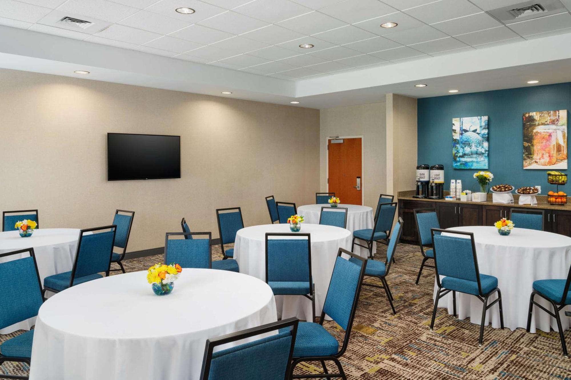 Hampton Inn Плант-Сити Экстерьер фото