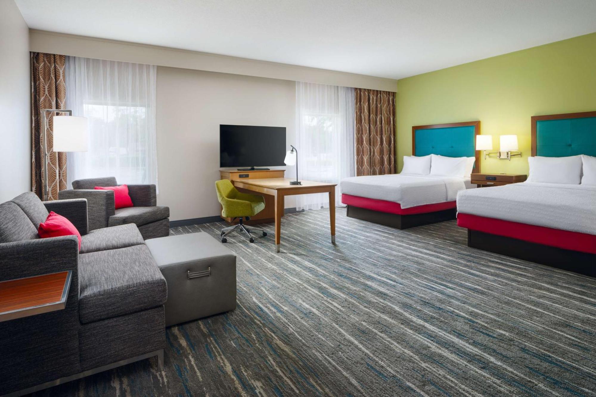 Hampton Inn Плант-Сити Экстерьер фото