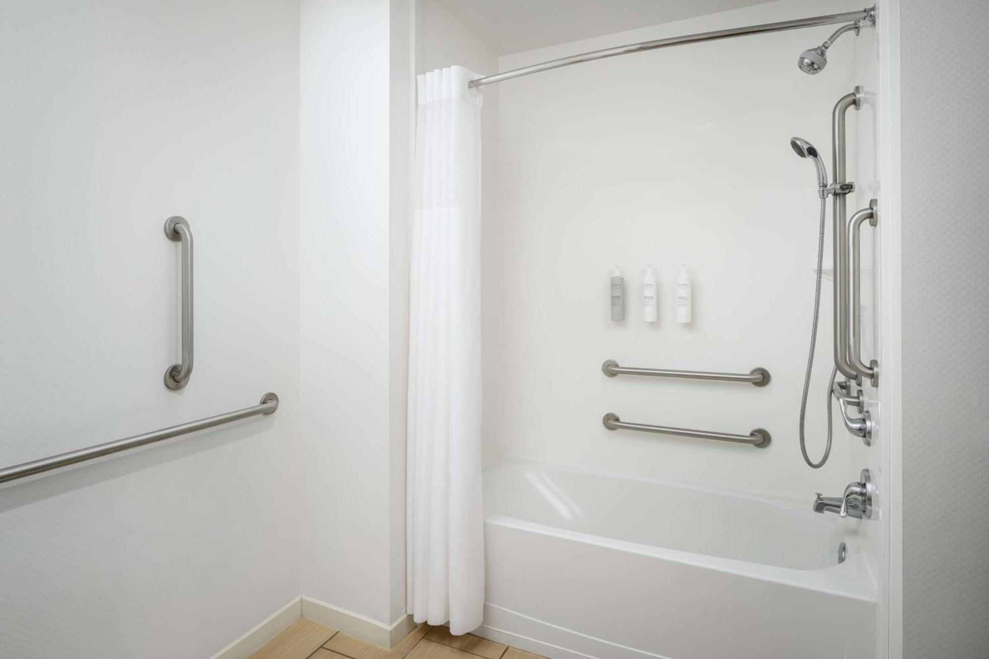 Hampton Inn Плант-Сити Экстерьер фото